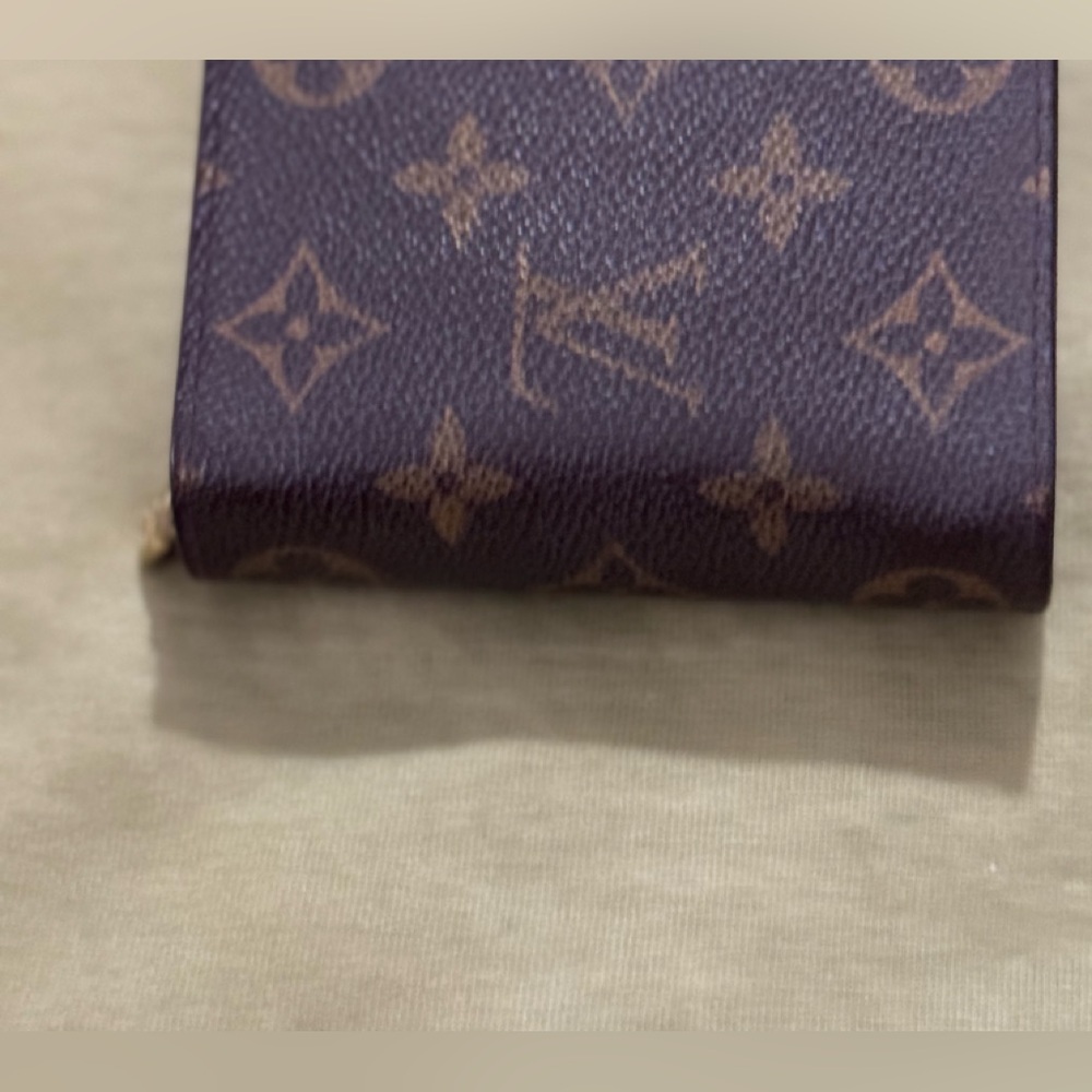 My $3 start pick of the UNLISTED wallets and bags! Your choice!!! 💯 Authentic!